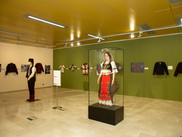 «Очарование одежды»: в Баку открылась выставка музея Белграда» (Фото)