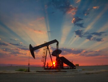 Цена барреля нефти марки «Азери Лайт» составила $98,37