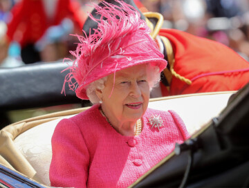 Елизавета II поднялась на второе место в списке самых долго правящих монархов