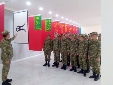 В Азербайджанской армии состоялся ряд мероприятий в связи с Днем Государственного флага (Фото)