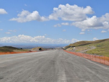 Ильхам Алиев и Мехрибан Алиева ознакомились со строительством автодороги Горадиз-Джебраил-Зангилан-Агбенд (Фото)