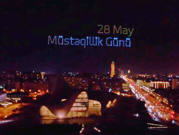 В Баку представили зрелищное шоу дронов в честь Дня независимости (Видео)