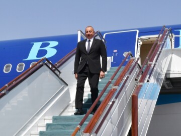 Президент Азербайджана прибыл с визитом в Узбекистан (Фото)